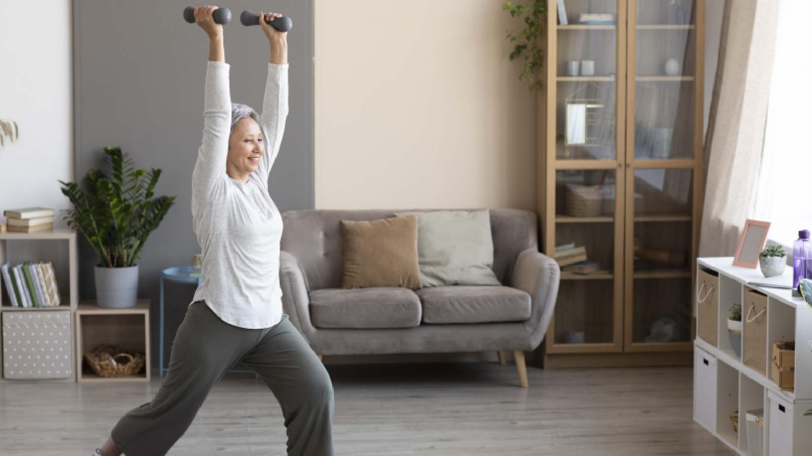 Strength training during menopause: Benefits and best exercises for women Strength training during menopause: Benefits and best exercises for women